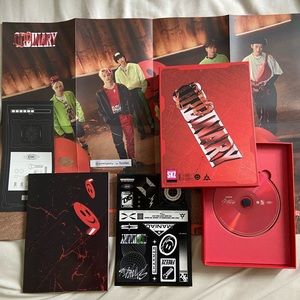 {OFFICIAL} Stray Kids ODDINARY Red Ver Album (with inclusions + photocards!)